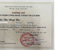 Hình ảnh về Người thành công với chứng chỉ tin học trong tay