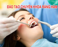 Hình ảnh về Học viên thực hành tại lớp chứng chỉ nha khoa